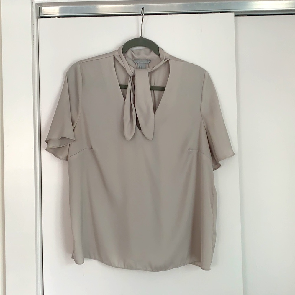 H&M women’s size 10 silver blouse with neck tie